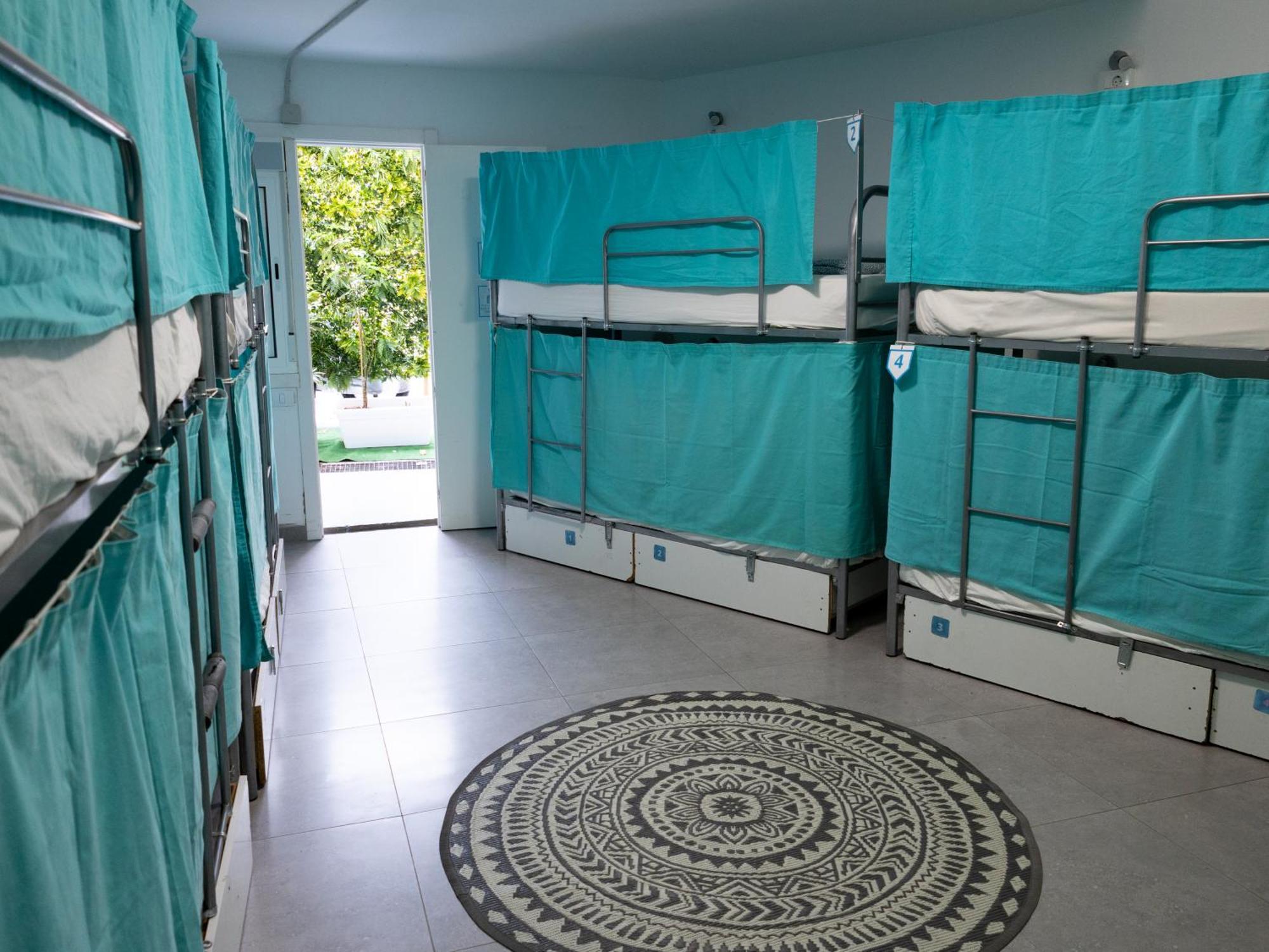 Duque Nest Hostel Costa Adeje  Buitenkant foto